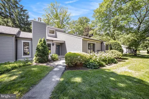 172 Chandler Dr, West Chester, PA 19380