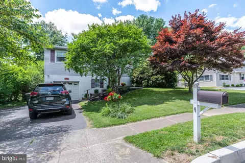 4 Hillcrest Dr, Downingtown, PA 19335