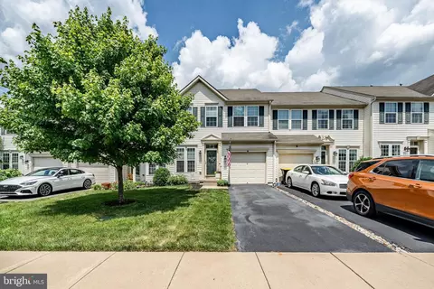209 S Savanna Dr, Pottstown, PA 19465