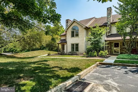 1 Woodstream Dr, Chesterbrook, PA 19087