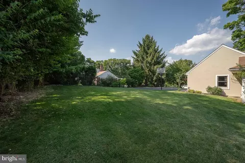 Exterior - 542 Tory Hill Rd, Devon, PA 19333 photo 9 of 10