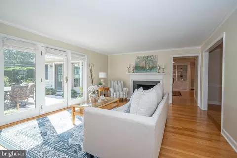 Living - 542 Tory Hill Rd, Devon, PA 19333 photo 1 of 7