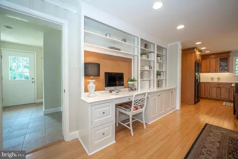 Entry Way - 542 Tory Hill Rd, Devon, PA 19333 photo 3 of 7