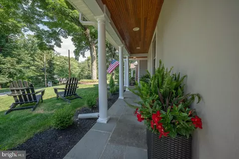 Exterior - 542 Tory Hill Rd, Devon, PA 19333 photo 3 of 10