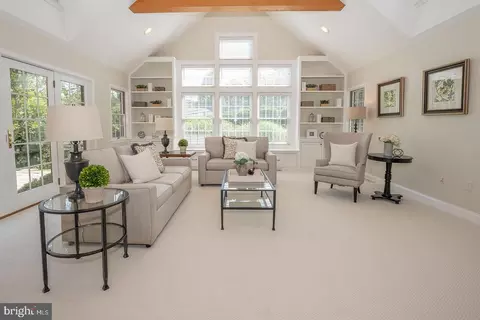 Living - 542 Tory Hill Rd, Devon, PA 19333 photo 3 of 7