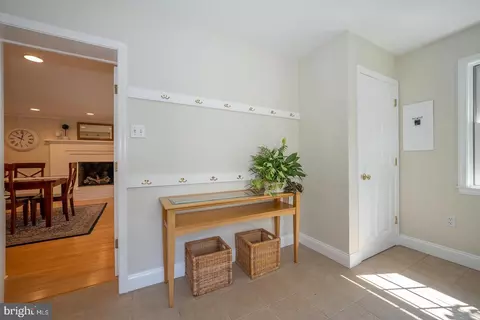 Entry Way - 542 Tory Hill Rd, Devon, PA 19333 photo 4 of 7