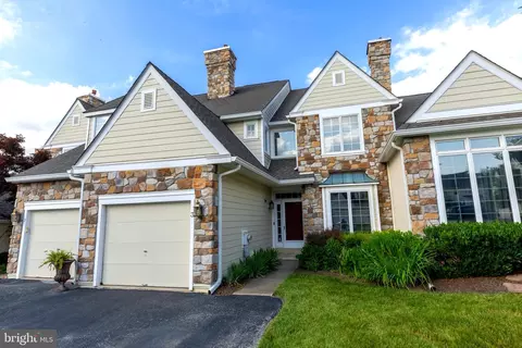 3 Lakeview Cir, Berwyn, PA 19312