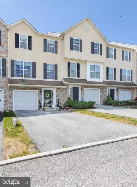 34 Lukens Mill Dr, Coatesville, PA 19320