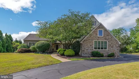1001 Marlin Dr, West Chester, PA 19382