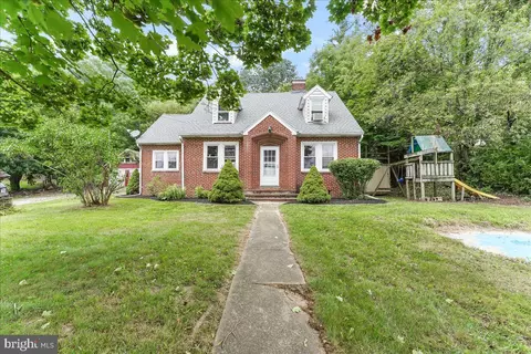 745 W Main St, Parkesburg, PA 19365
