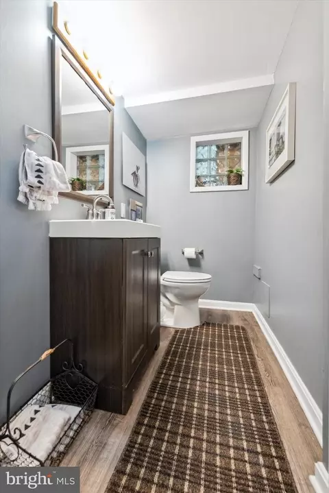 Bath - 209 Anthony Wayne Dr, Wayne, PA 19087 photo 1 of 2
