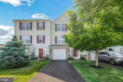 115 N Savanna Dr, Pottstown, PA 19465