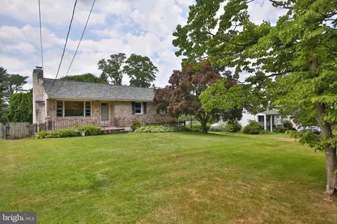 1125 Laurelwood Rd, Pottstown, PA 19465