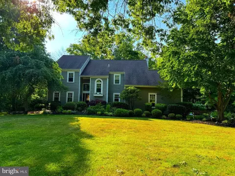 25 Stonehedge Dr, Glenmoore, PA 19343