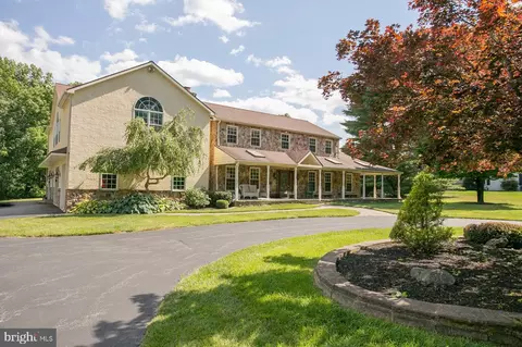 55 Yarmouth Ln, Downingtown, PA 19335