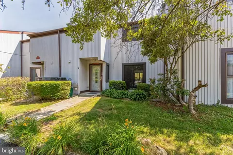 4 Wyndham Ct, Downingtown, PA 19335