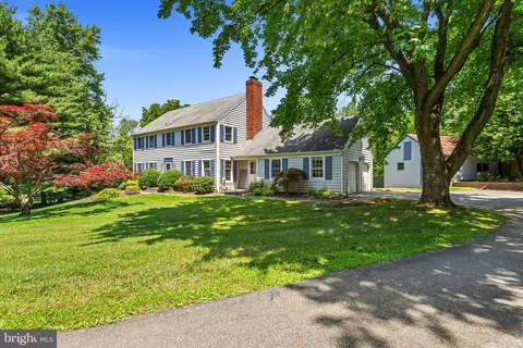 13 Gate View Rd, Wayne, PA 19087