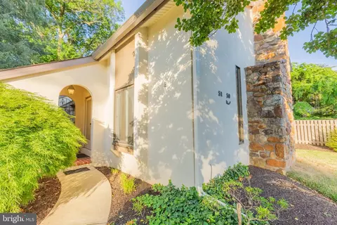 51 Oak Knoll Dr, Berwyn, PA 19312