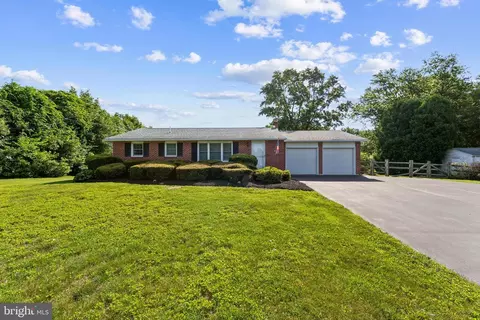23 S Hunting Hills Dr, Landenberg, PA 19350