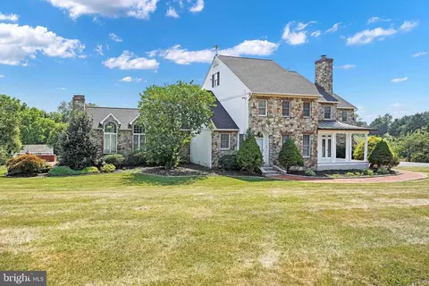 1482 Steelville Rd, Cochranville, PA 19330