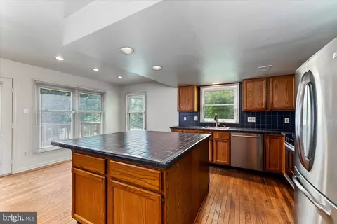 Kitchen - 33 Independence Pl, Chesterbrook, PA 19087 photo 2 of 3