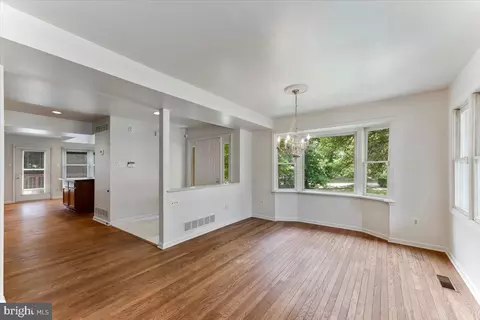 Living - 33 Independence Pl, Chesterbrook, PA 19087 photo 4 of 8
