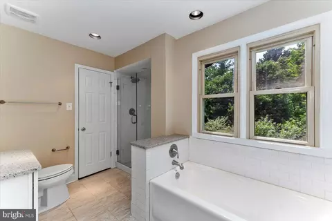 Bath - 33 Independence Pl, Chesterbrook, PA 19087 photo 2 of 2
