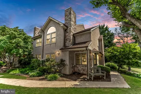 33 Independence Pl, Chesterbrook, PA 19087