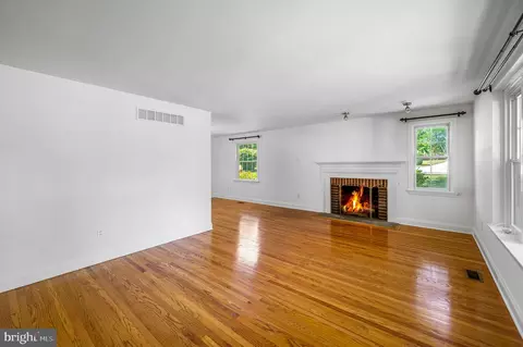 148 Clover Hill Ln, Wayne, PA 19087 photo 2
