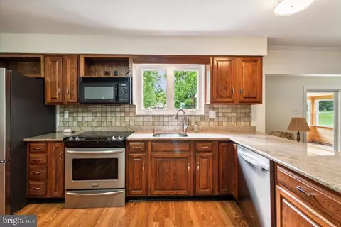 206 Devon Dr, Exton, PA 19341 photo 9
