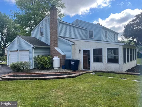 206 Devon Dr, Exton, PA 19341 photo 2