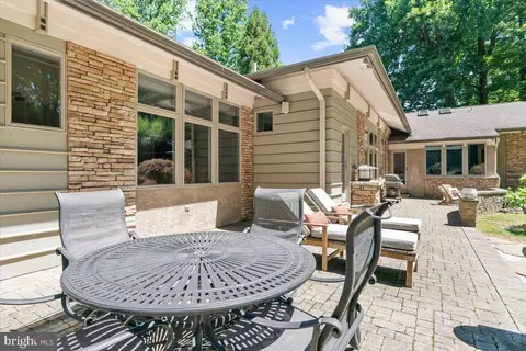 Exterior - 342 Sugartown Rd, Devon, PA 19333 photo 8 of 10