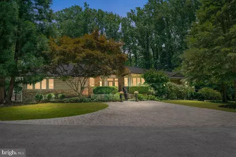 342 Sugartown Rd, Devon, PA 19333