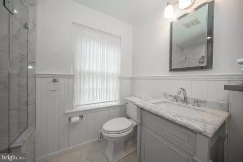 Bath - 124 Hunters Ln, Devon, PA 19333 photo 2 of 7
