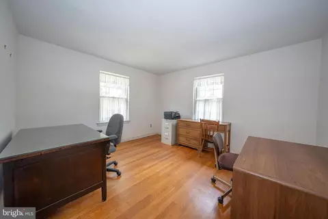 Bedroom - 124 Hunters Ln, Devon, PA 19333 photo 1 of 8