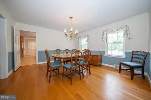 Dining - 124 Hunters Ln, Devon, PA 19333 photo 2 of 2