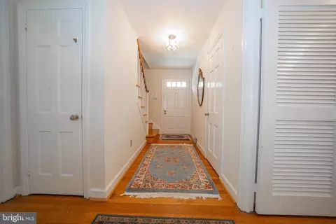 Entry Way - 124 Hunters Ln, Devon, PA 19333 photo 2 of 7
