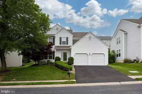 512 Larkins Bridge Dr, Downingtown, PA 19335