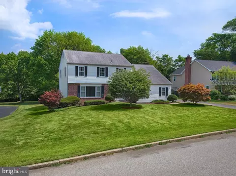1499 Canterbury Ln, Berwyn, PA 19312