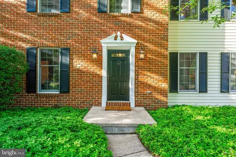 9 Paine Cir, Chesterbrook, PA 19087 photo 2