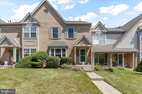 195 Victoria Ct #94, Kennett Square, PA 19348