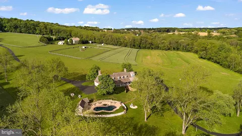 4635 Newark Rd, Cochranville, PA 19330