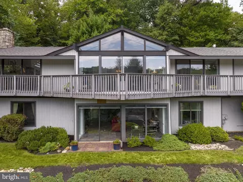 705 Twin Bridge Dr, Wayne, PA 19087 photo 4