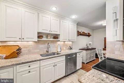 Kitchen - 86 Le Forge Ct, Chesterbrook, PA 19087 photo 2 of 3