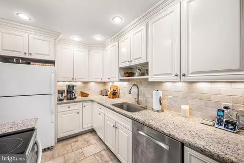 Kitchen - 86 Le Forge Ct, Chesterbrook, PA 19087 photo 1 of 3
