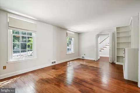 Living - 418 Devon State Rd, Devon, PA 19333 photo 4 of 12