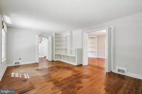 Living - 418 Devon State Rd, Devon, PA 19333 photo 3 of 12