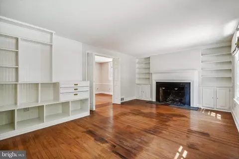 Living - 418 Devon State Rd, Devon, PA 19333 photo 2 of 12