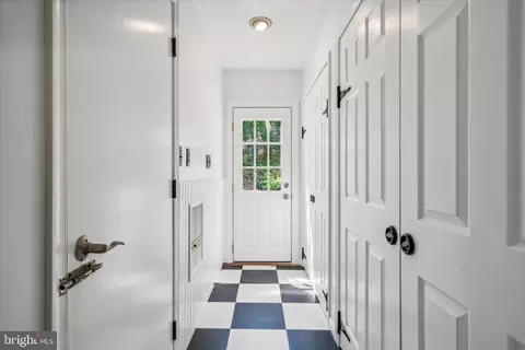 Entry Way - 418 Devon State Rd, Devon, PA 19333 photo 3 of 8