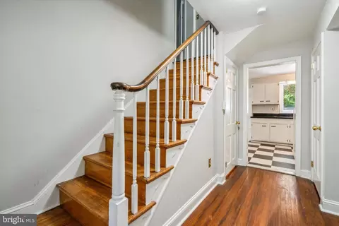Entry Way - 418 Devon State Rd, Devon, PA 19333 photo 4 of 8